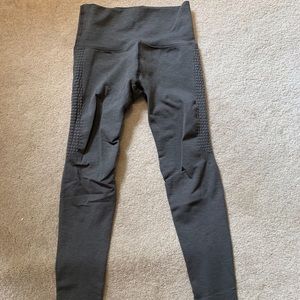 Brand new alphalete halo leggings - SOLD